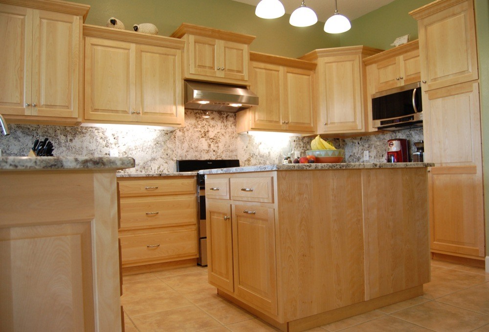 Tips maple kitchen cabinets